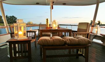Falcao Uno yacht charter lifestyle