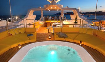 Platinum yacht charter lifestyle