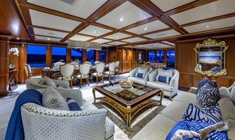 Starship yacht charter lifestyle