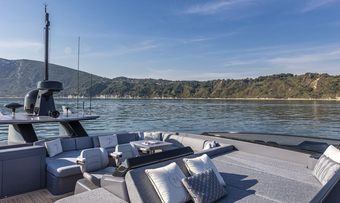 Haze yacht charter lifestyle