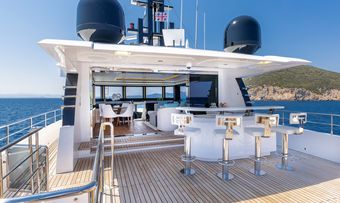 Mad Day yacht charter lifestyle