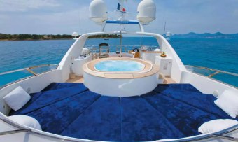 Sea Bluez yacht charter lifestyle