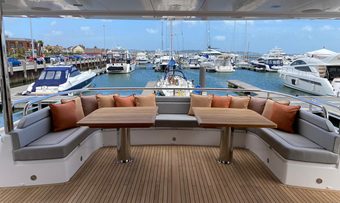 Sedative yacht charter lifestyle