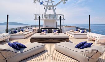 Invader yacht charter lifestyle