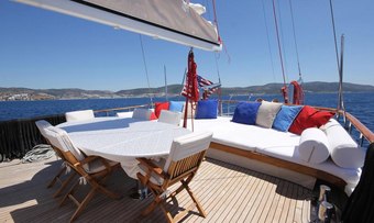 Mia I yacht charter lifestyle