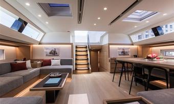 Kiwayu yacht charter lifestyle