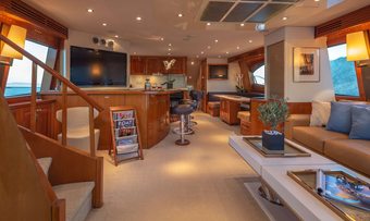 Astrape yacht charter lifestyle