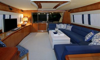 Sioux Empress yacht charter lifestyle
