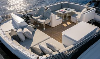 Never Give Up yacht charter lifestyle