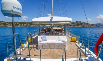 Gazella yacht charter lifestyle