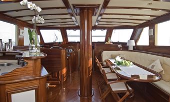 Santa Lucia yacht charter lifestyle
