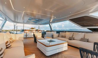 Daybreak yacht charter lifestyle