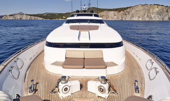 Anasa yacht charter lifestyle