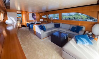 Minou yacht charter lifestyle