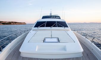 Pareaki yacht charter lifestyle