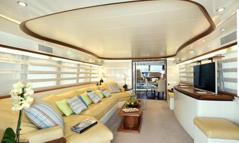 Cento yacht charter lifestyle