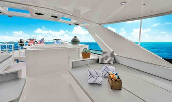 Il Capo yacht charter lifestyle