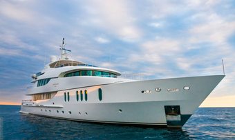 Gloria Teresa yacht charter Izar Motor Yacht