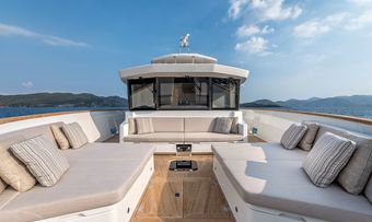Kamoka yacht charter lifestyle