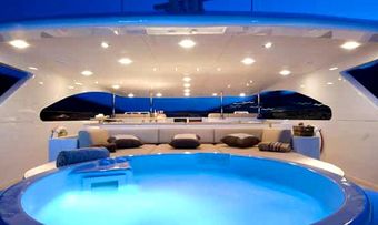 Viva Mas! yacht charter lifestyle