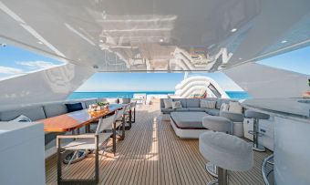 Beachfront yacht charter lifestyle