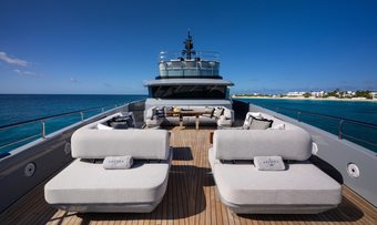 Ancora yacht charter lifestyle