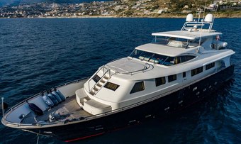 Ariston Five yacht charter lifestyle