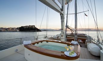 Antara yacht charter lifestyle