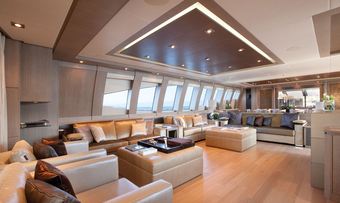 Defiant yacht charter lifestyle
