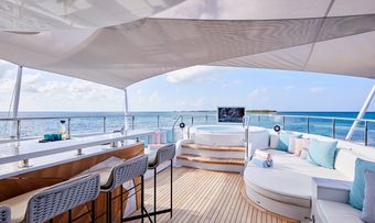 Arkadia yacht charter lifestyle