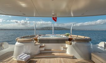 Luisa yacht charter lifestyle