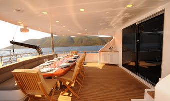 Gulmaria yacht charter lifestyle