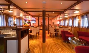 Amorena yacht charter lifestyle