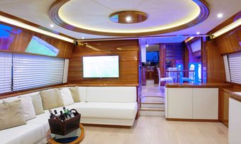 Oxygen 8 yacht charter lifestyle