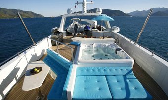 Apna yacht charter lifestyle
