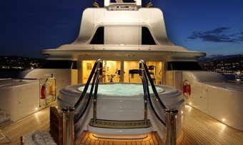 Capri I yacht charter lifestyle