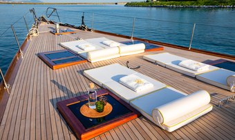 Quarta Santa Maria yacht charter lifestyle