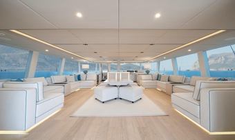 Kutsunga yacht charter lifestyle