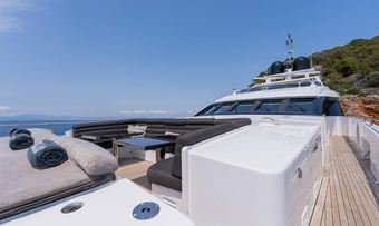 Bliss yacht charter lifestyle