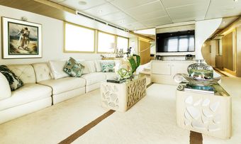 Stella Maris yacht charter lifestyle