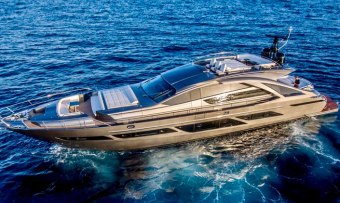 Just 4 yacht charter Pershing Motor Yacht