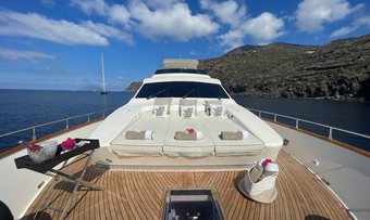 Bianca II yacht charter lifestyle