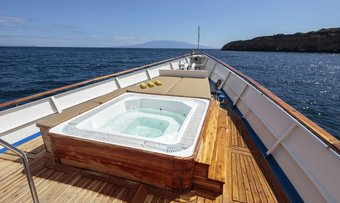 Grace yacht charter lifestyle