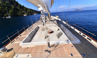 Zelda yacht charter lifestyle