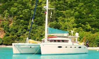 Delphine yacht charter Fountaine Pajot Motor/Sailer Yacht