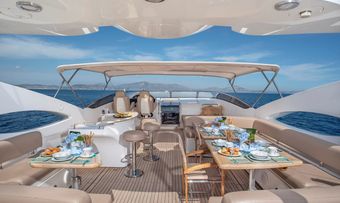 Mi Alma yacht charter lifestyle