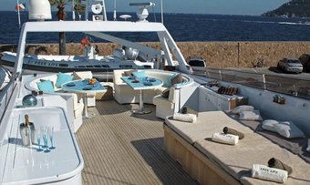 Icon yacht charter lifestyle