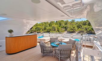 Maestro yacht charter lifestyle