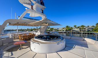 Seascape V yacht charter lifestyle