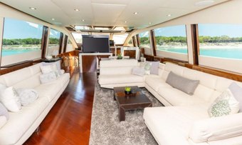 New Life yacht charter lifestyle